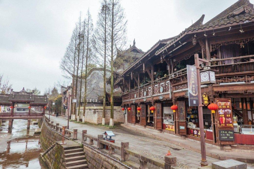 逃离可爱村落